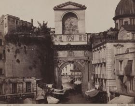 Neapel, Porta Capuana