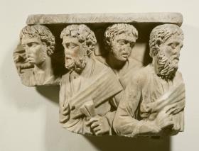 Fragment eines einzonigen Wannen-Sarkophages