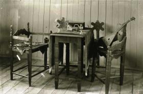 Geschnitzte tatarische Möbel in der Kommandeursstube (Detail)