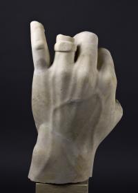 Linke Hand einer Kolossalstatue