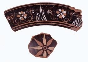 Pergamenisches Randfragment eines Kraters (Westabhangware)