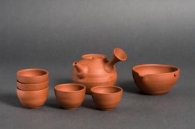 Sencha-Set mit Teekanne, Wasserkühler und fünf Teeschalen