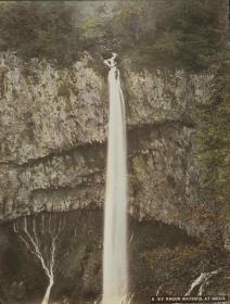 Der Kegon Wasserfall, (obere Ansicht)  Nikkô 日光華厳の滝