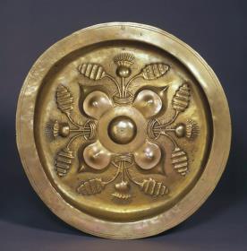 Omphalos-Schüssel mit Vierblatt und Disteln