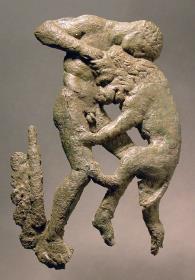 Durchbrochenes Relief: Herakles mit dem Löwen ringend