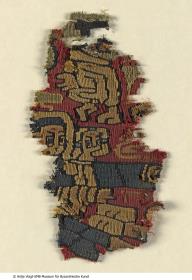 Fragment eines Besatzes mit Resten einer Darstellung der Anbetung der Magier