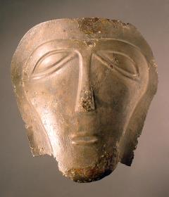 Maske aus Blech