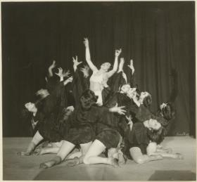 Mary Wigman und Tanzgruppe: Chaos