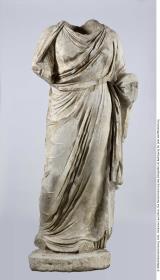 Weibliche Gewandfigur