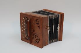 Bandoneon mit automatischer Spielvorrichtung