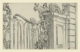 Schmiedeeisernes Gitter und Rückseite des Brunnens im westlichen Ehrenhof des Taschenbergpalais in Dresden