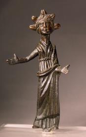 Etruskische Statuette einer Adorantin
