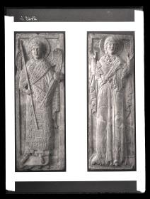 Relief mit Maria als Orans