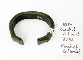 Armring mit Tierkopfenden