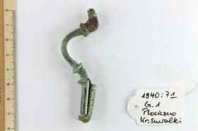 Fibel mit umgeschlagenem Fuß