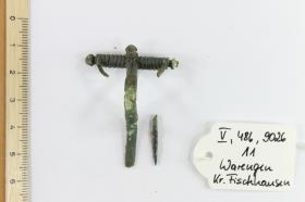 Fibel mit umgeschlagenem Fuß
