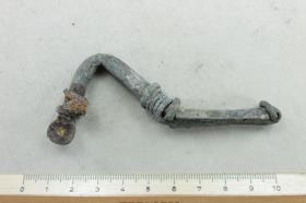 Fibel mit umgeschlagenem Fuß