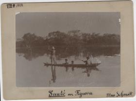 Guató-Familie von Figueira im Boot