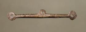 Kleiner Waagebalken (sog. Mithrassymbol)