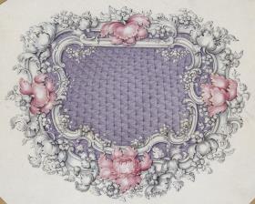Tabatierenentwurf. Rautenförmig fazettierter Amethyst in einer doppelten, sehr reichen Umrandung aus Rocaillen und Blumen in silbrigem Ton mit vier großen rosa Blüten