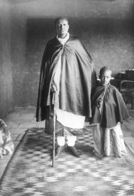 Vornehmer mit Sohn, in Kaba