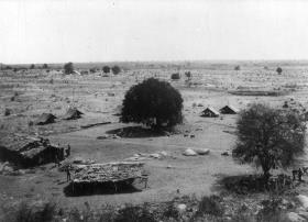 Lager in der Landschaft Sseke, afrikanische Porilandschaft.