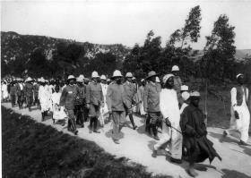 Am Victoria-Nyassa, auf dem Weg zur Boma-Festung bzw. Residentur