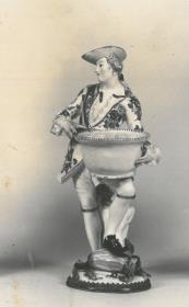 Stehender Gärtner