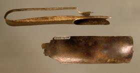 Strigilis mit griechischem Fabrikstempel "APOLLO(...)"