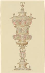 Deckelpokal, Deckel mit behelmten Köpfen, Königin in Mitte,  farbig bemalt und verziert