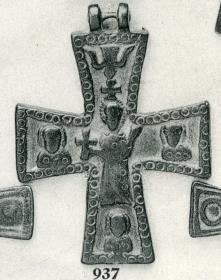 Kreuzförmiger Anhänger mit Christus, drei Heiligenbüsten und der Taube (vielleicht ein Enkolpion)