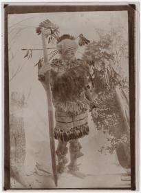 Model mit Objekten der Tumrahá ("Ačinaureta-Maske")