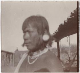 "Choroti-Indianer mit Ohrpflock" (OT)