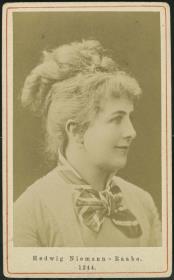 Porträt der Hedwig Niemann-Raabe