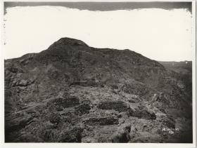 Ruinen vom Cerro de Borró. Es ist dieses ein einzelner Berg in der Hacienda de Collús, zusammengehörig mit der Hacienda Pomalca, Provinz Chiclayo.