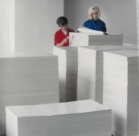 Papierfabrik Scheufelen, Mitarbeiterinnen im Papierlager