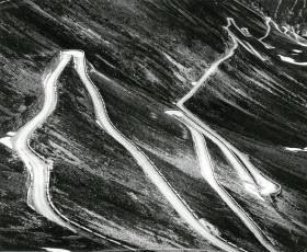 Passstraße mit Serpentinen, Österreich