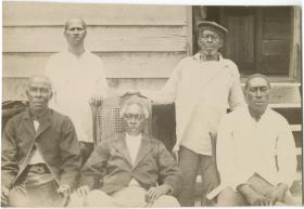 Personengruppe vom oberen Saramacca, Surinam