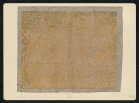Brokatpapier (verschlungene, schraffierte Ranken mit großen Trauben)