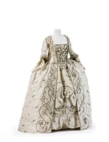 Robe à la Française aus Silberlamé