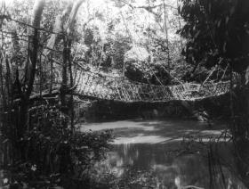 Hangebrücke über dem Kaiha River bei Kolahun