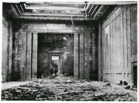 Die große Prunk-Halle vor Hitlers Zimmer in der Reichskanzlei