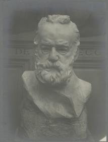 Die Büste von Victor Hugo im Pavillon de l'Alma