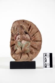 Apsaras in anbetender Haltung