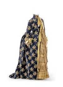 Hauskleid mit "Cul de Paris"