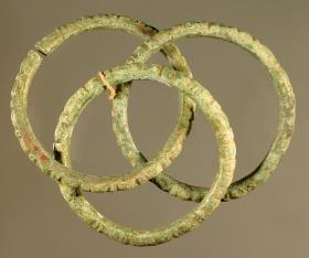Kette aus drei Ringen