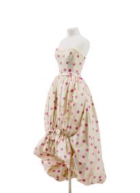 Ballonkleid mit rosa Punkten