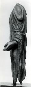 Anstückung für eine Merkurstatuette in Form eines mit Gewand behangenen linken Arms