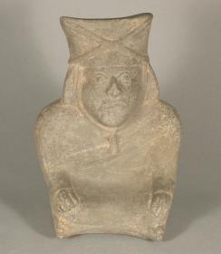 Sitzende anthropomorphe Figur