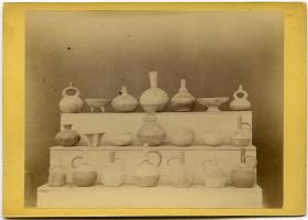 Gefäße und Steigbügelgefäße (Bremer Sammlung)